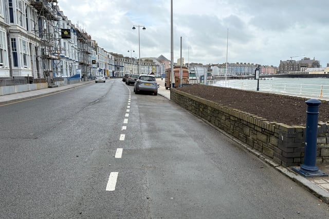 Town council call for Aber prom parking rethink