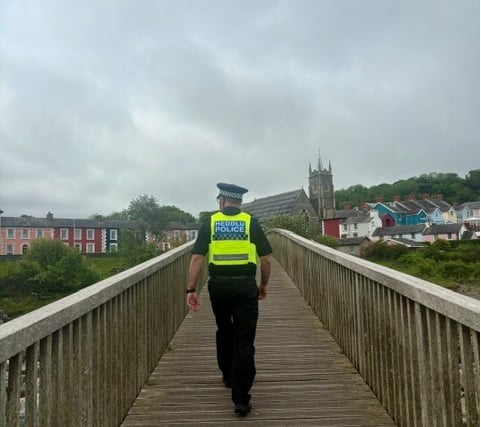 Police search for knives around Aberaeron 