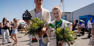 Enillwyr Ysgoloriaeth Artist Ifanc a Medal Gelf, Dylunio a Thechnoleg