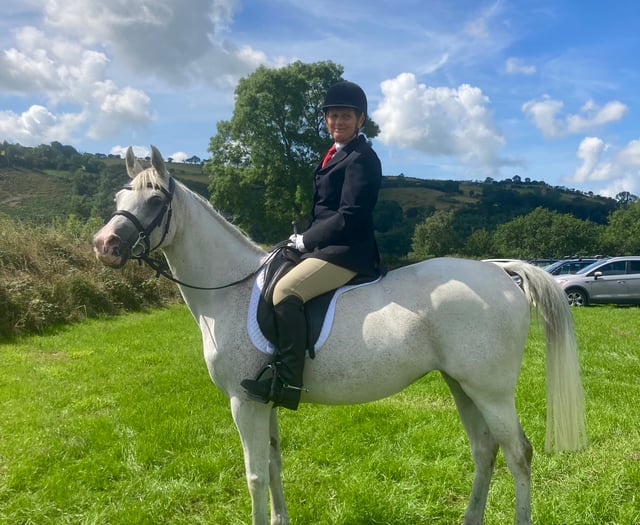 Horse riding friends organise fundraiser in memory of Liz