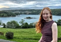 Lois Medi – y ferch gyntaf i ennill dwy Gadair yn hanes Eisteddfod yr Urdd