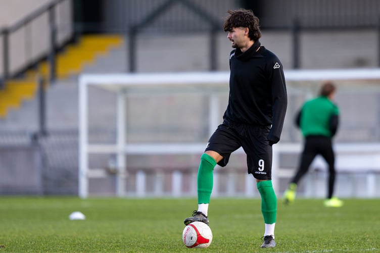 NEWPORT, WALES - 31ST JANUARY 2026:
Cameron Allen of Aberystwyth Town during the warm up.
Newport City v Aberystwyth Town in the JD Cymru South at Newport Stadium on the 31st January 2026. (Pic by Lewis Mitchell/FAW)