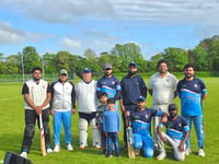 Commoners hold nerve for crucial three-wicket win