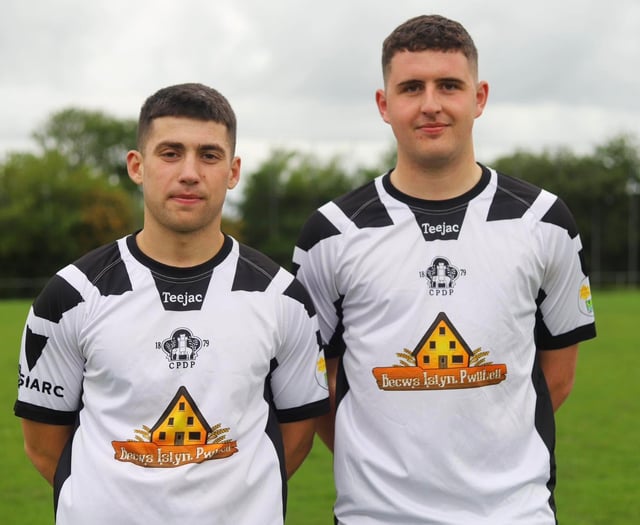 Pwllheli FC snap up Ellis and Moss ahead of new season