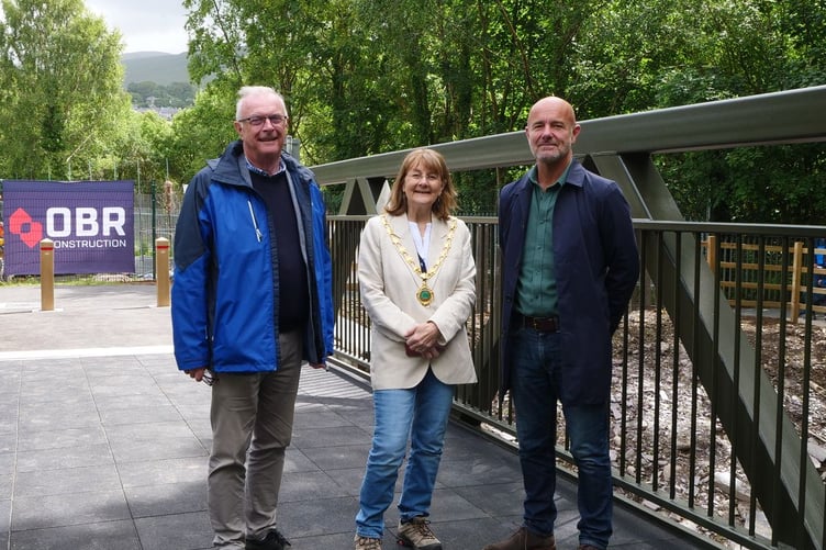 Cllrs Medwyn Hughes, Elin Walker Jones, and Craig ab Iago. Photo: Gwynedd Council