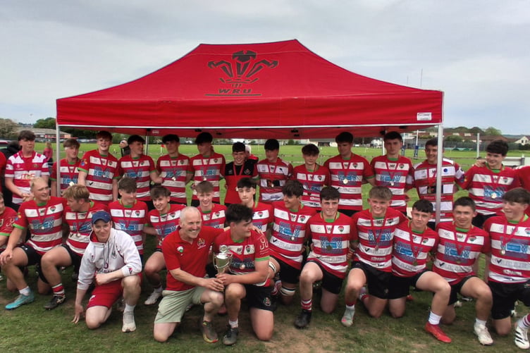 The Llandovery squad that won both the Carmarthenshire Under 16s and Scarlets Region Under 16s Cups