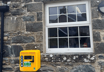 Third community defibrillator for Dyffryn Ardudwy and Talybont