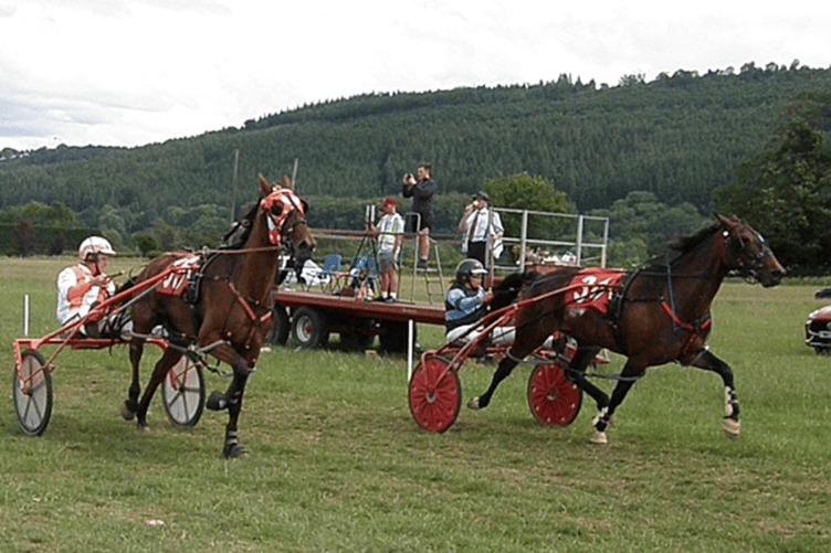 The Grade A race finished in a dead heat between Blue Guns N Roses and Zulu Warrior