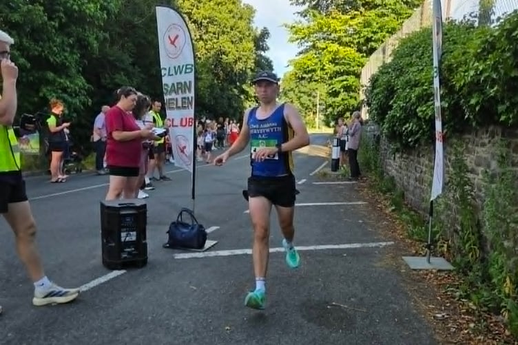 Gary Davies storming home in second place at Felinfach