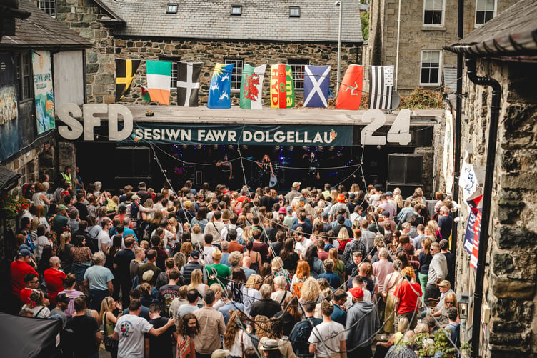 Sesiwn Fawr Dolgellau returns this week