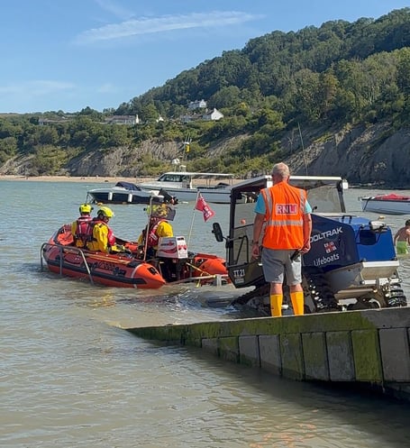 New Quay RNLIs D-class Will Morgan launching on service