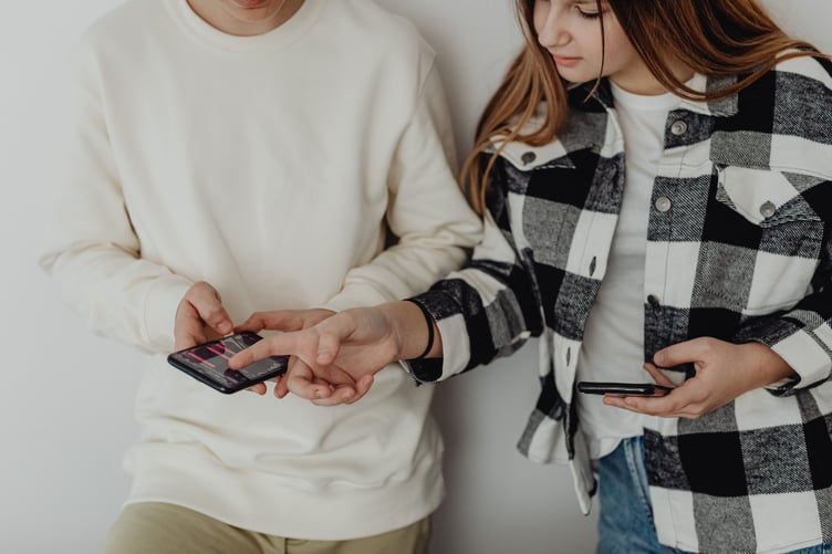 The proposed ban on social media for under 16s is causing outrage among young people in Tavistock.