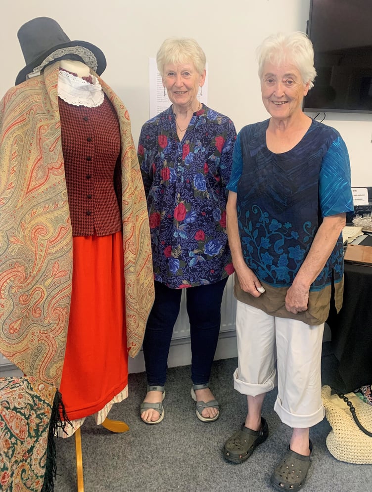 Sheila Maxwell, Hwb Harlech, and Morfudd Lloyd, Capel Salem