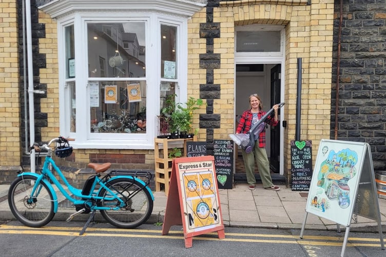 Cath at the hub with the carpet cleaner for the Aberyswyth Library of Things.