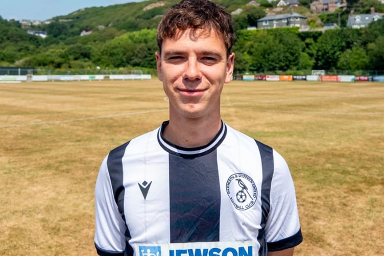 Scott Jones scored a dramatic late winner for Barmouth & Dyffryn