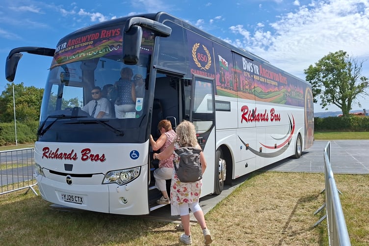 The bus leaves every hour between Cardigan and the Maes