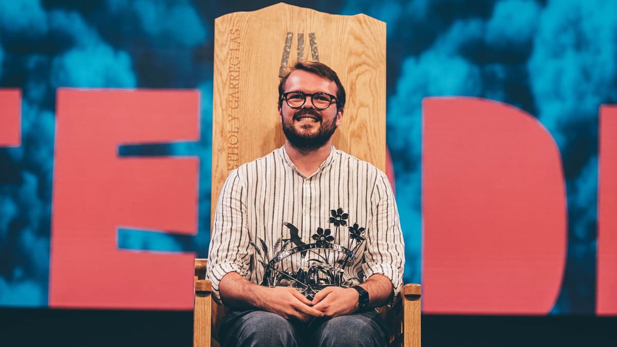 Jonathan crowned Welsh learner of the year at the Eisteddfod