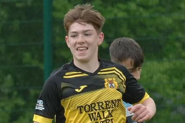 Ioan Roberts scored an early goal for Dolgellau in their 6-1 defeat at Queens Park