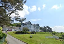 Aberdyfi hotel owners seek to convert manager's house into holiday let