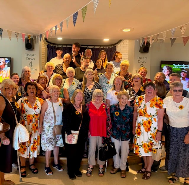 Some of the WI members with the cast of 'Calendar Girls'