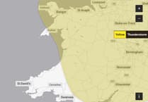 Forecasters issue thunderstorm warning