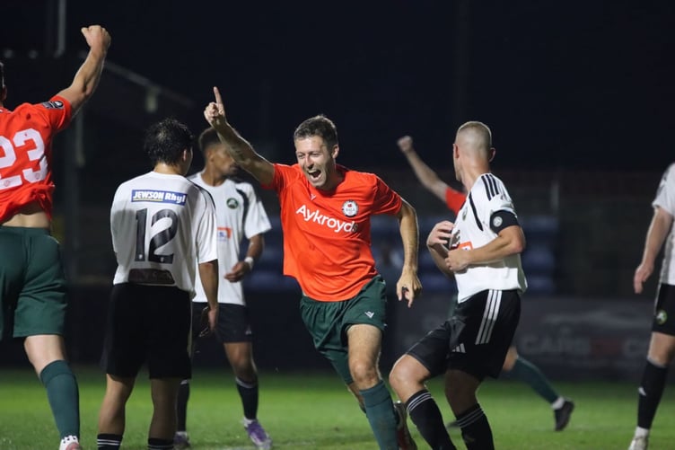 Craig Lindfield scored twice for the Lakesiders to take his tally to five goals in four games