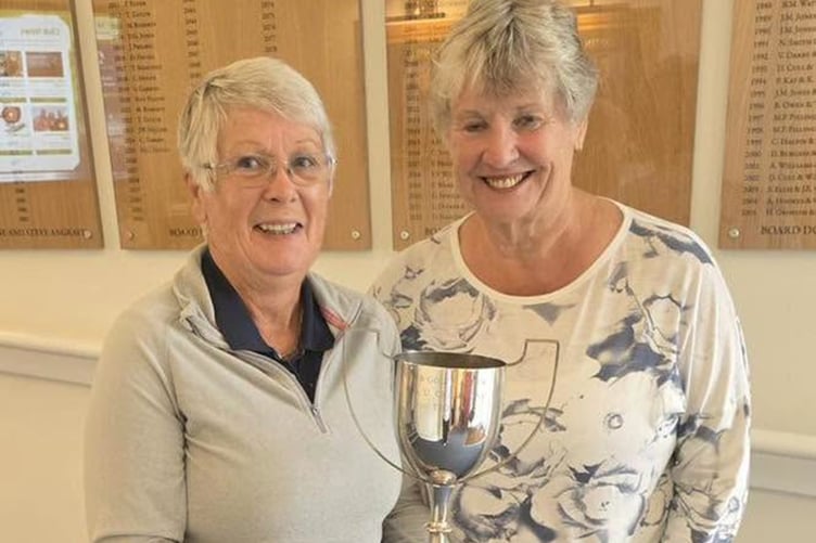 Jayne Smith with the cup