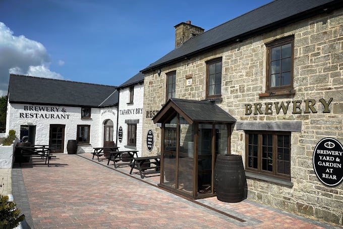 Y Bryn a’r Bragdy