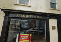 Plan to turn Cardigan office into gin bar