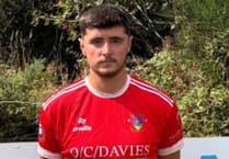 Dai Davies Cup: Emlyn hit seven to storm into next round