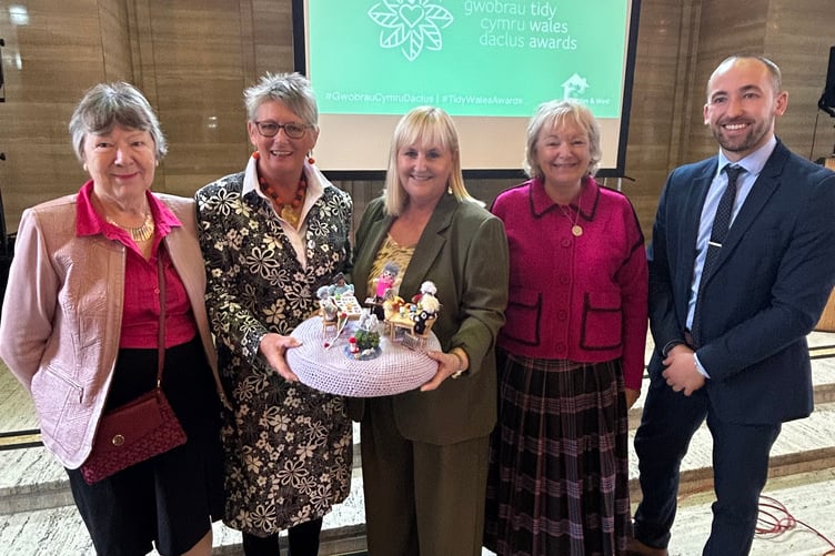 Margaret Rees, Pam Mayo, Sian Thomas, Catrin Jones, and Owen Derbyshire, Chief Executive of Keep Wales Tidy