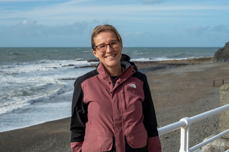 Dr Hannah Rees