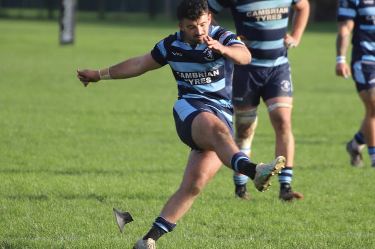 Dylan Benjamin scored an important conversion for Aber (Photo: Mike Binks)