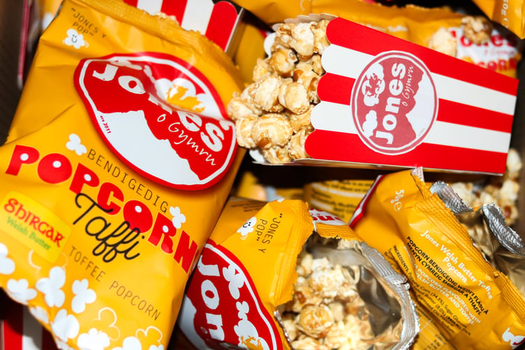 Free bags of popcorn will be handed out at Aberystwyth Arts Centre and Galeri Caernarfon this weekend