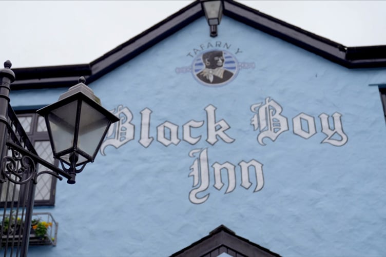 Tafarn y Black Boy yng Nghaernarfon